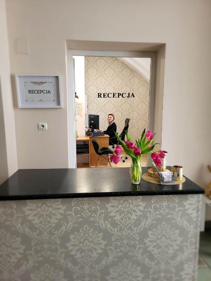Diecezjalny Dom Formacyjny Lägenhet Nysa Exteriör bild