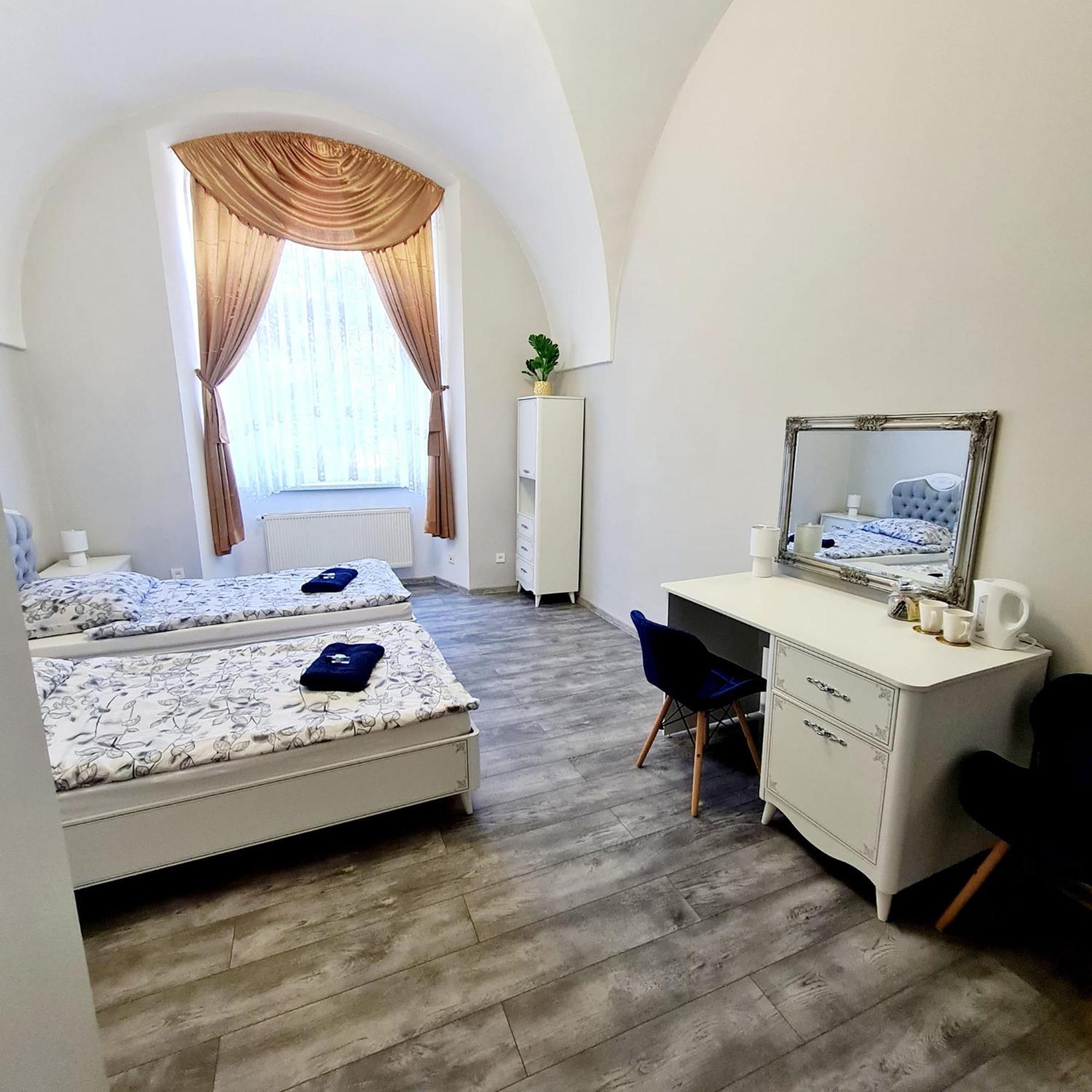 Diecezjalny Dom Formacyjny Lägenhet Nysa Exteriör bild
