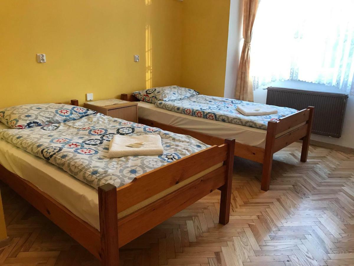 Diecezjalny Dom Formacyjny Lägenhet Nysa Exteriör bild